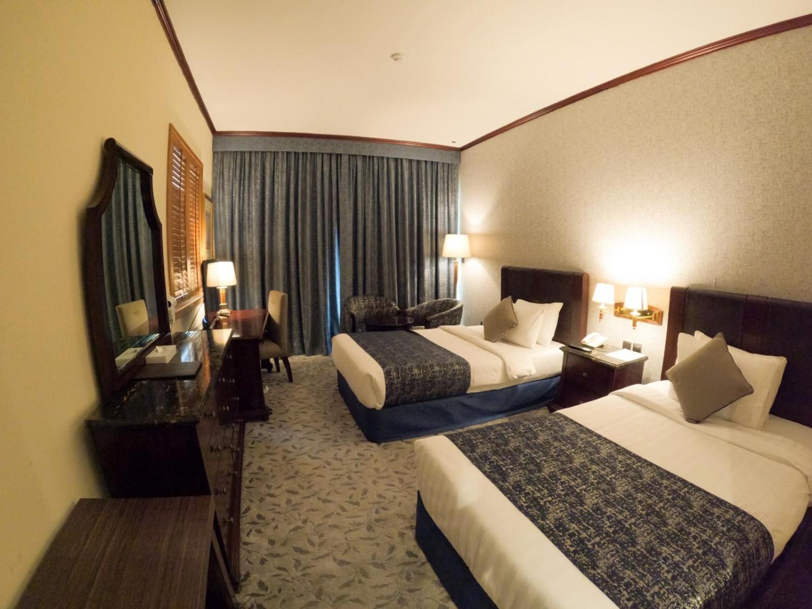 Knight Armour Hotel Dubai Exteriör bild