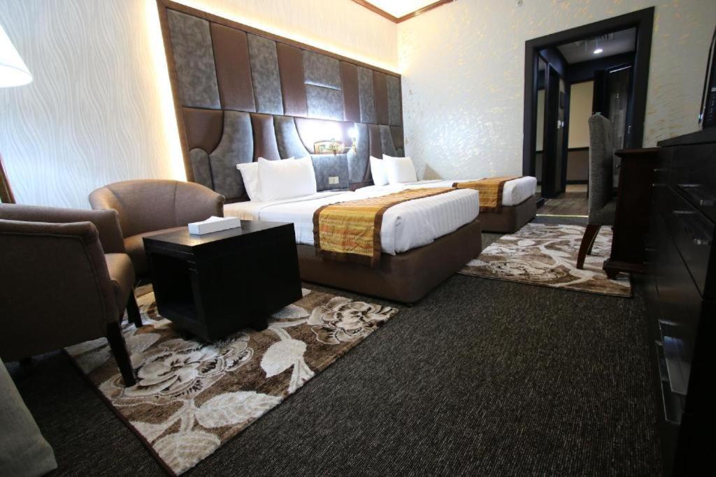 Knight Armour Hotel Dubai Exteriör bild