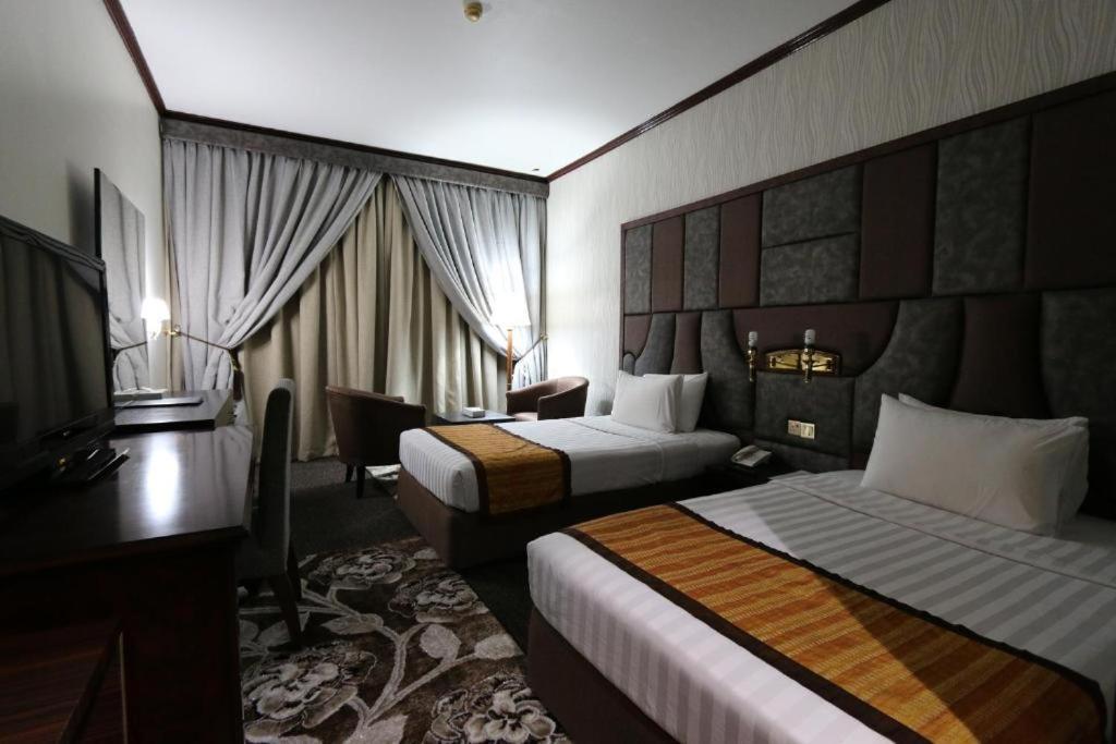 Knight Armour Hotel Dubai Exteriör bild