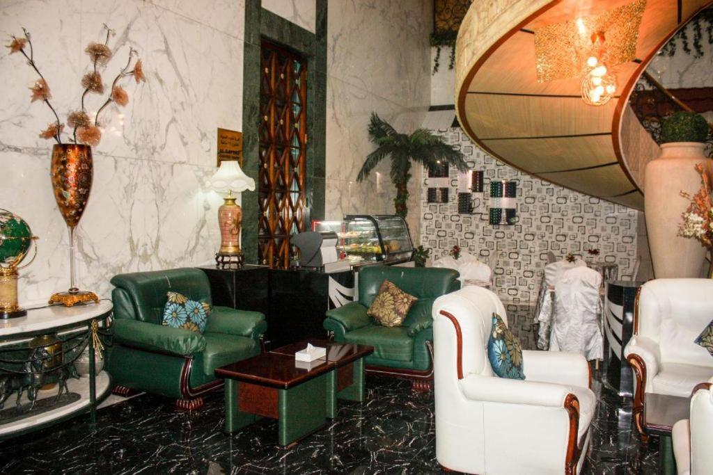 Knight Armour Hotel Dubai Exteriör bild